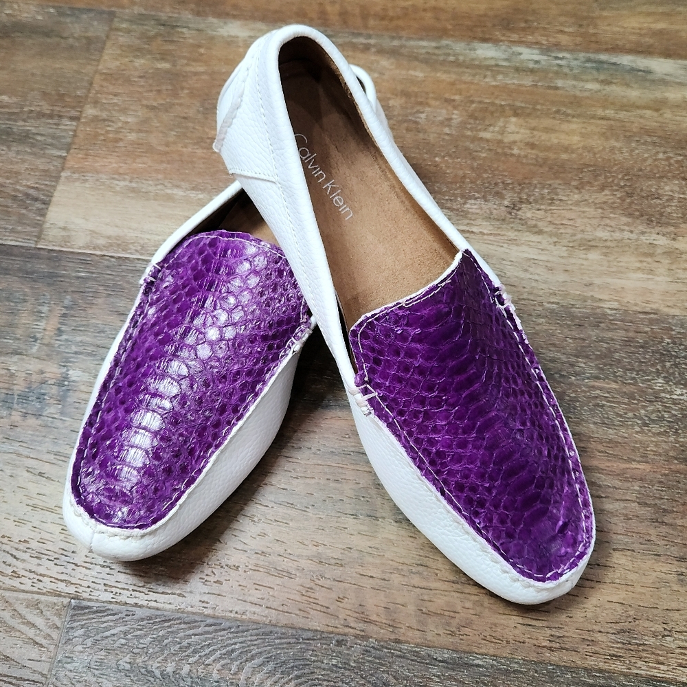 MEN'S CALVIN KLIEN WHITE & PURPLE LEATHER LOAFER'S SIZE 9.5 - Picture 1 of 9